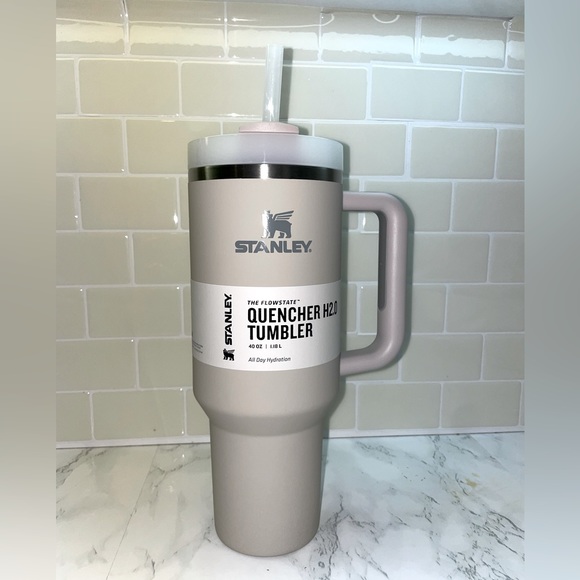 Stanley The Quencher H2.0 FlowState™ Tumbler (Soft Matte) | 40 OZ - Picture 1 of 2